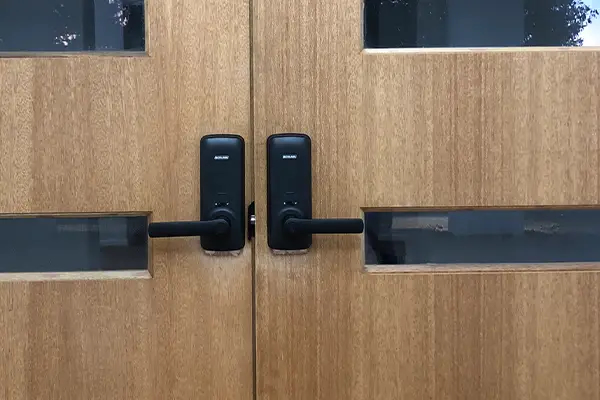 Dual smart lock installed by smarter homes australia in brisbane