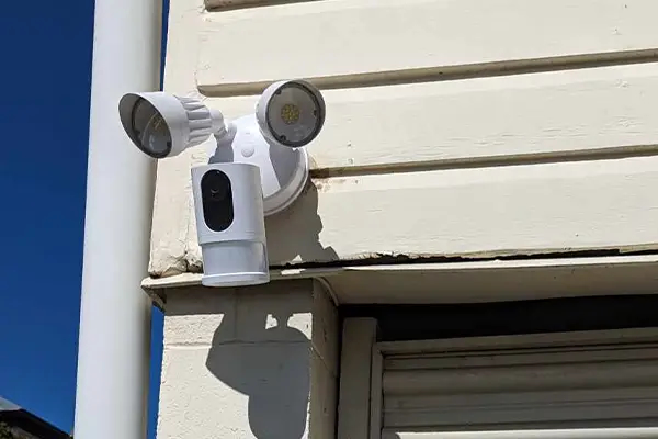 Wired floodlight security camera system installed by smarter homes australia in brisbane