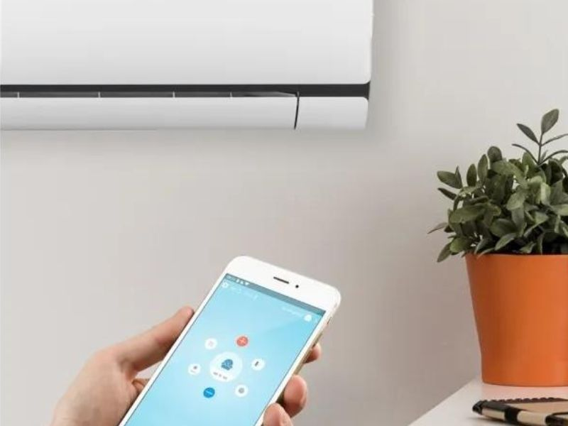 controlling the split system aircon with a smart aircon controller installed by smarter homes australia